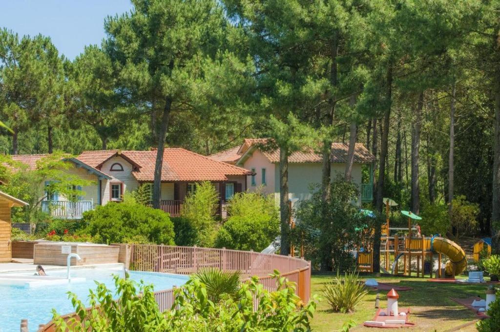Maisonnette cosy avec Piscine golf et océan à vélo - 2