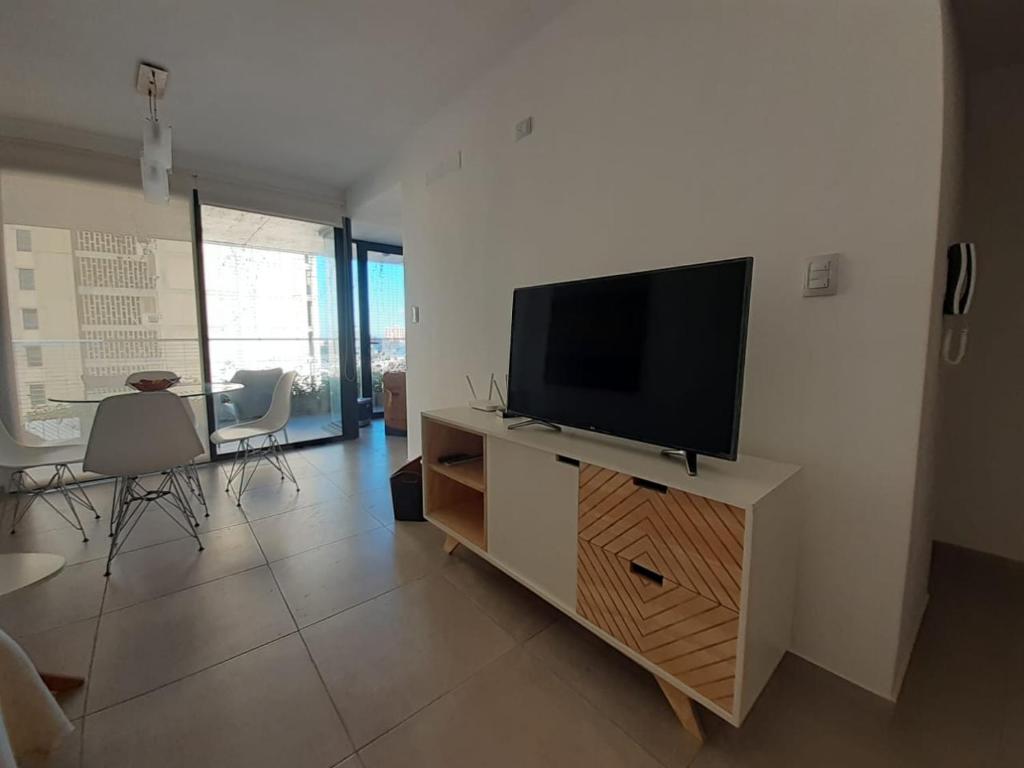 Departamento 1 dormitorio - Balcón y Luz Natural cerca de la Casa Histórica - 4