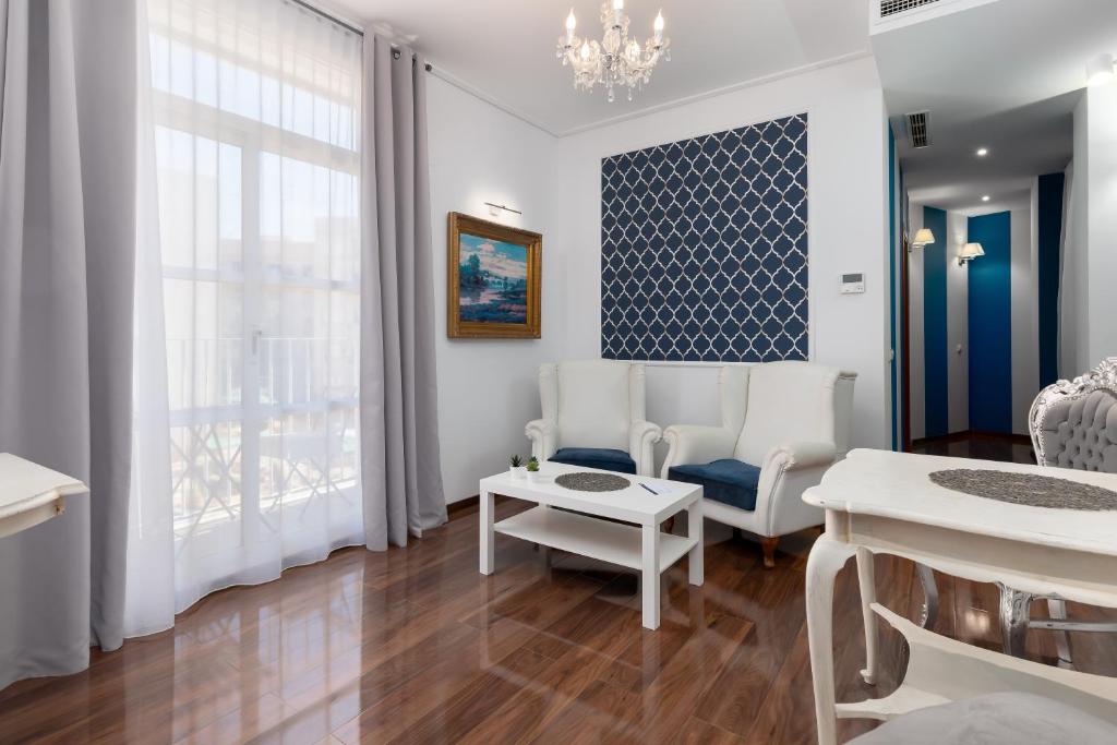 Adarve Flats - 3