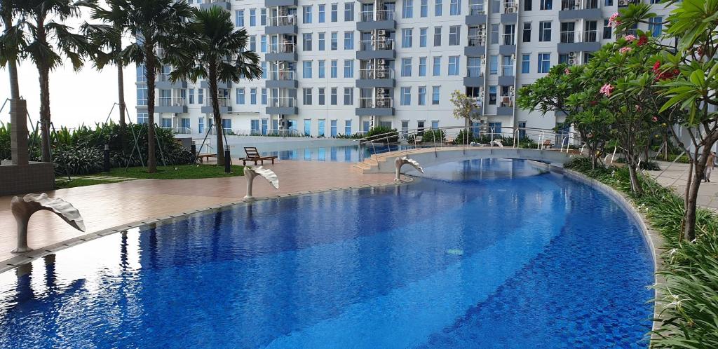 Cosmy Benson Apartment at Supermall Pakuwon photo