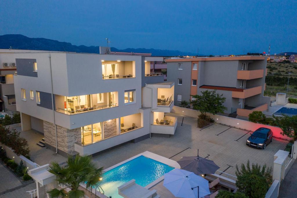 Apartments & Rooms Danivan Pool Villas photo
