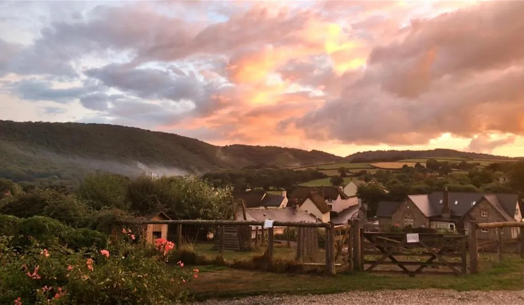 The Royal Oak Inn, hotel in Dunsford