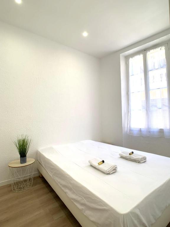 Renovated apartment AC - wifi - 2-4pers - Center Antibes rue James Close - 2