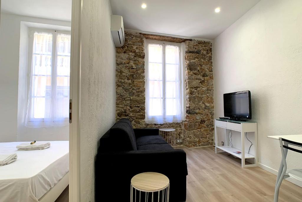 Renovated apartment AC - wifi - 2-4pers - Center Antibes rue James Close - 1