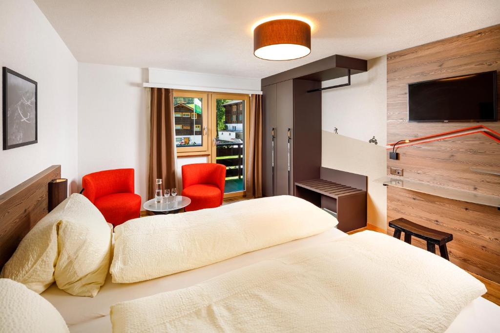 Hotel Blinnenhorn photo