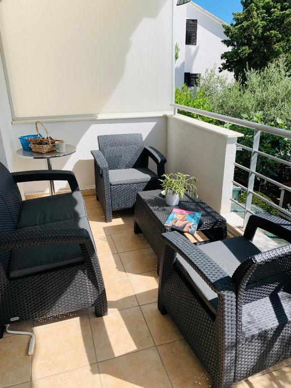 Ivana Apartment with Terrace Novalja photo