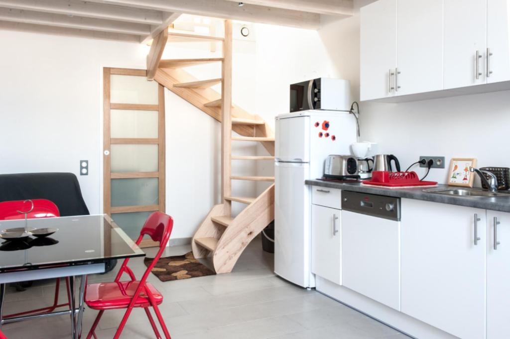 Superbe T1 bis de 35 m2 - stationnement gratuit - proche gare et port - Apt Droit - 1