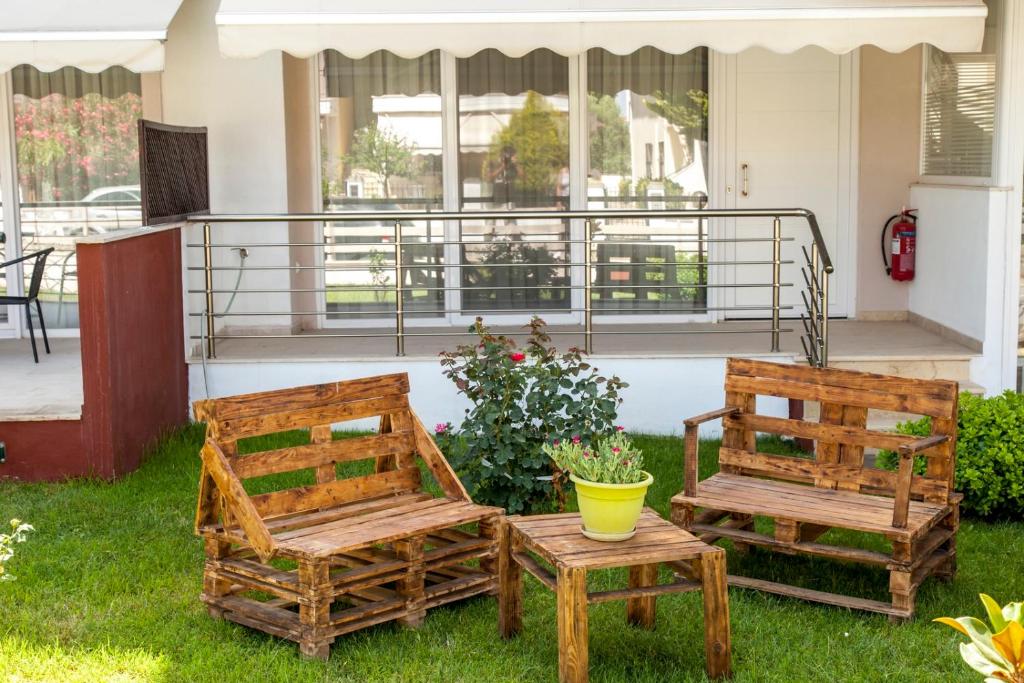 Erosaria Suites photo