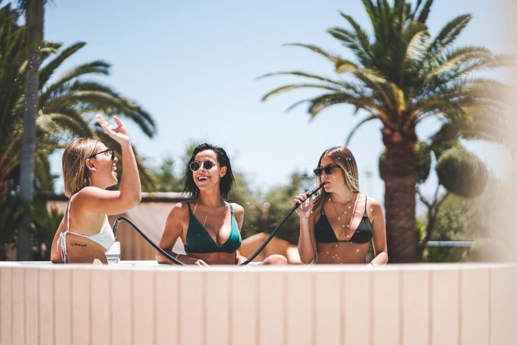 スイミングプール