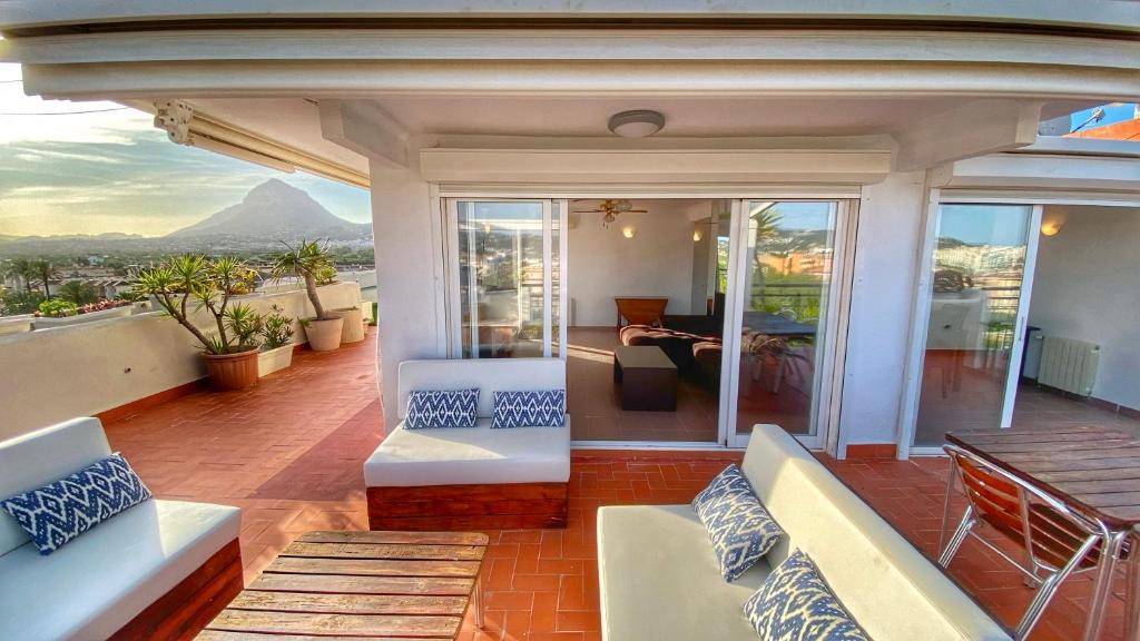Spectacular penthouse 100m from beach - 3