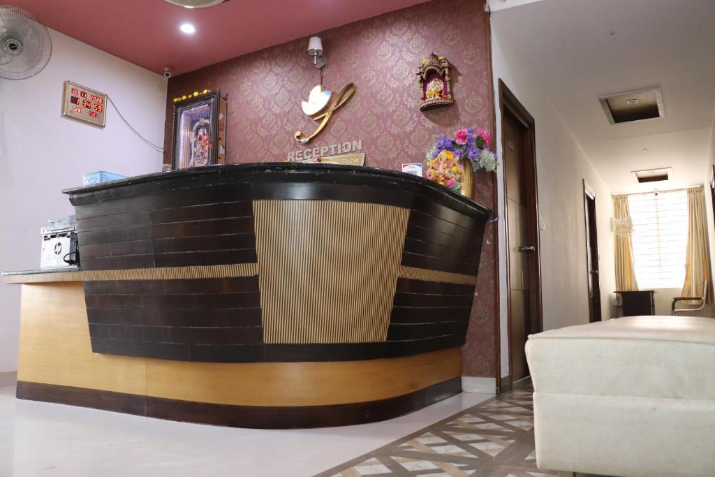 Hotel Sri Vaari Residency photo