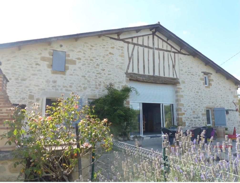 Chambres d'hôtes - Piscine - WIFI - LES HAUTS D'ELEISA