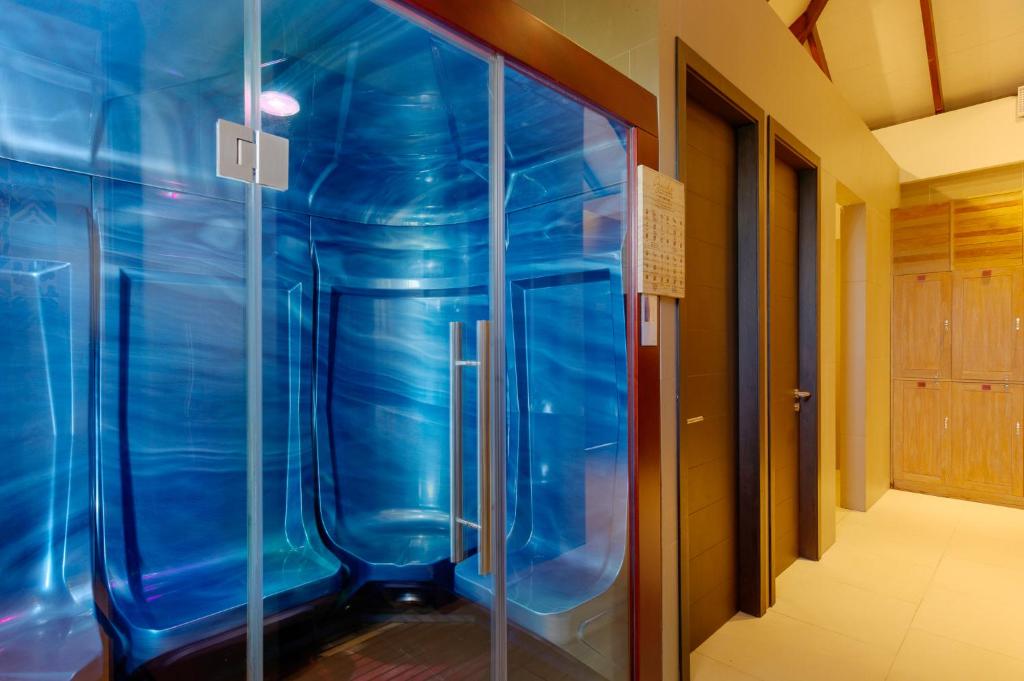 Steamroom