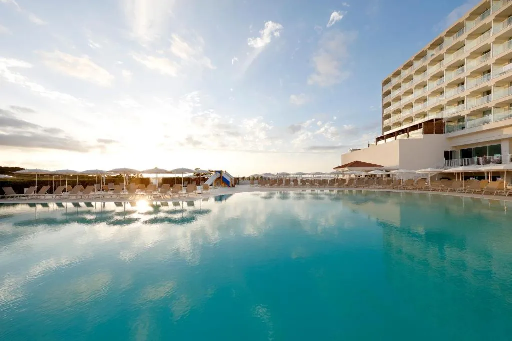 Palladium Hotel Menorca，位于阿雷纳尔登卡斯特尔的酒店