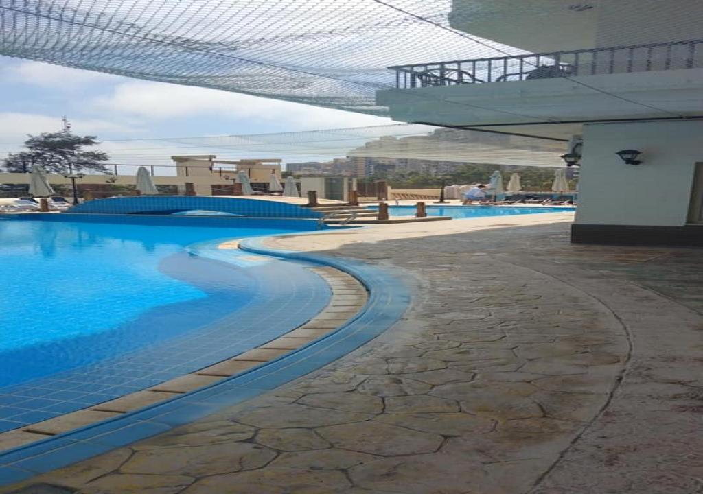 スイミングプール