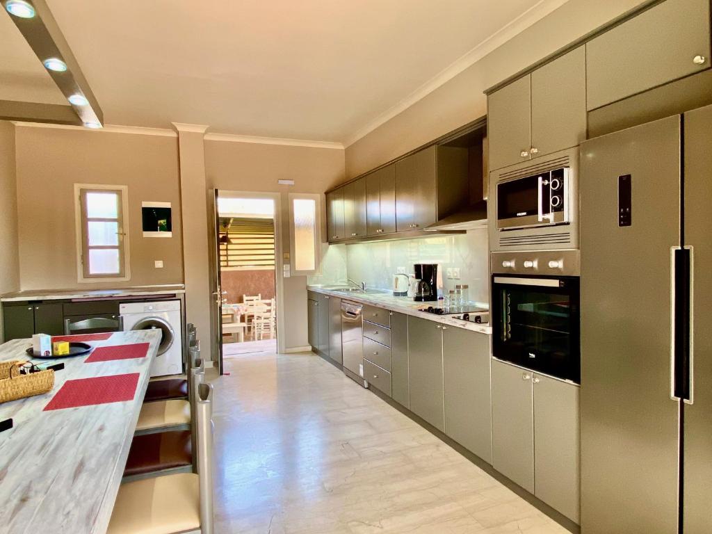 Villa Plastiras Sidari with private pool キッチン