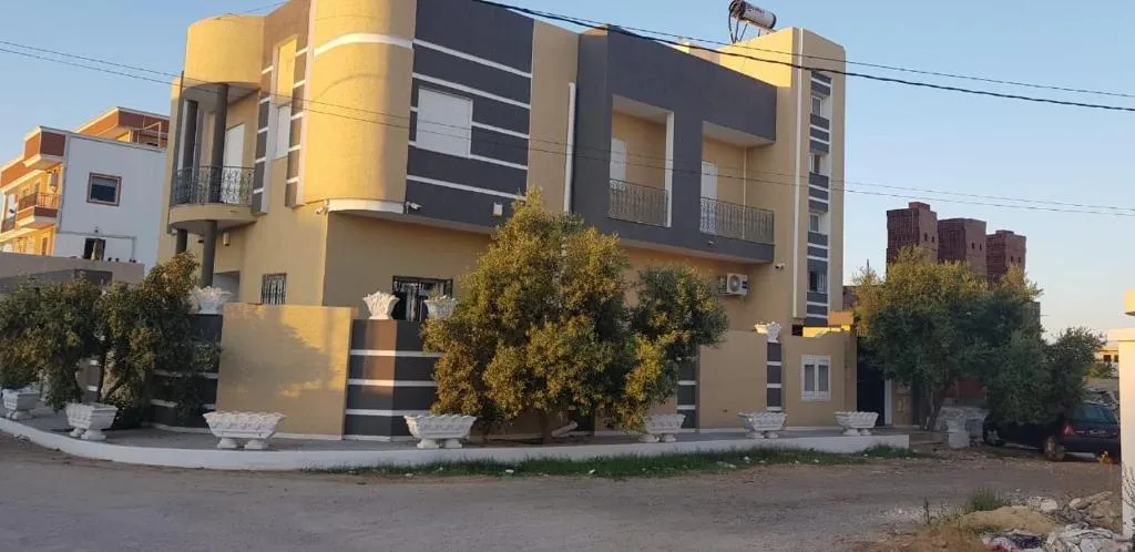 Résidence Salhi, hotel in Rejiche