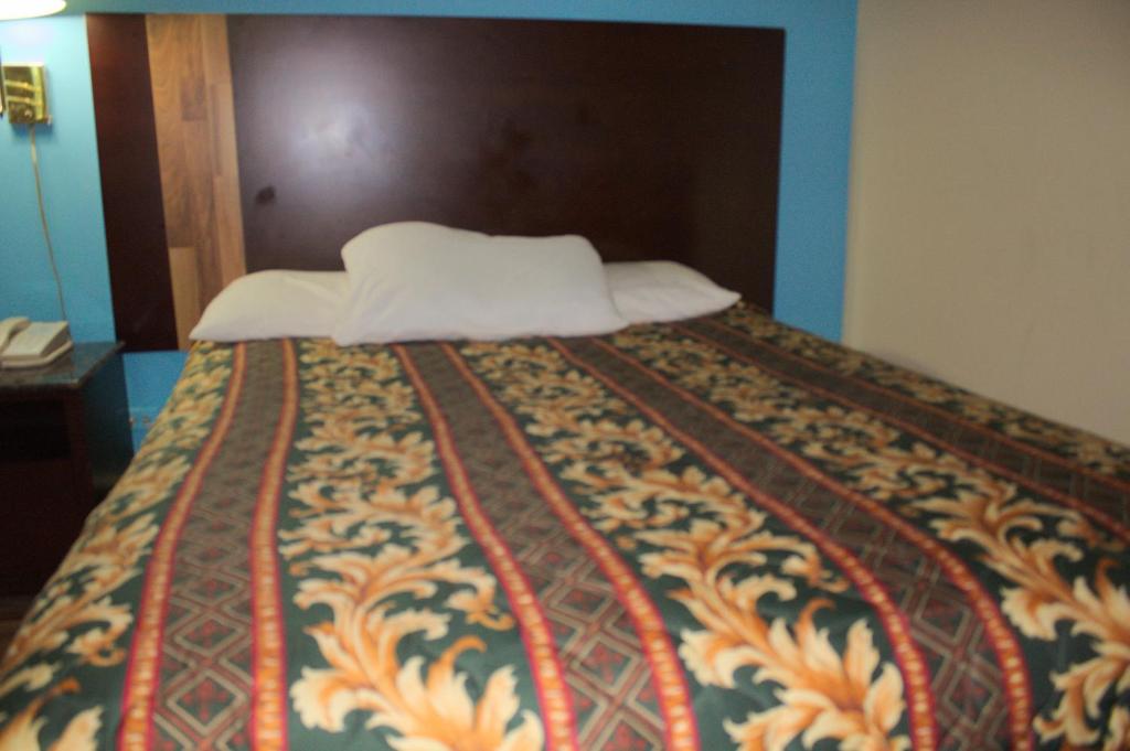 American Inn and Suites photo