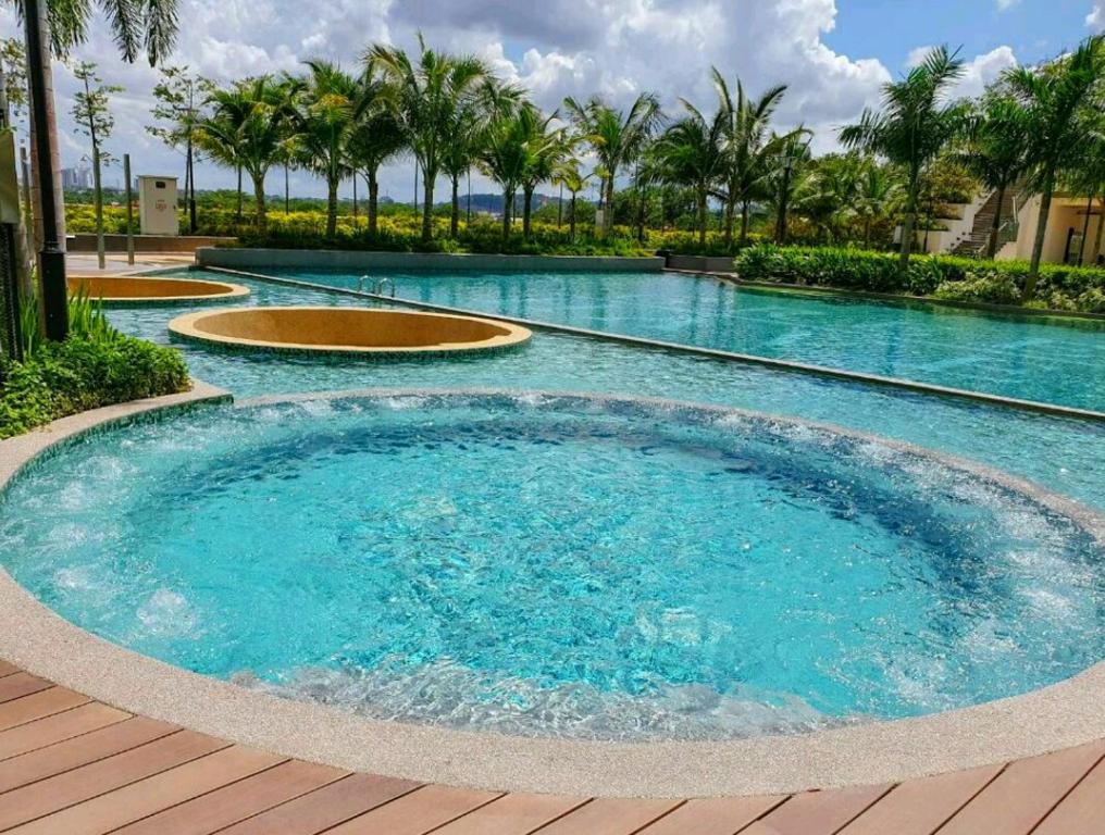 AB HOME "Fountain Suite" GREEN HAVEN #360"Full View JB photo
