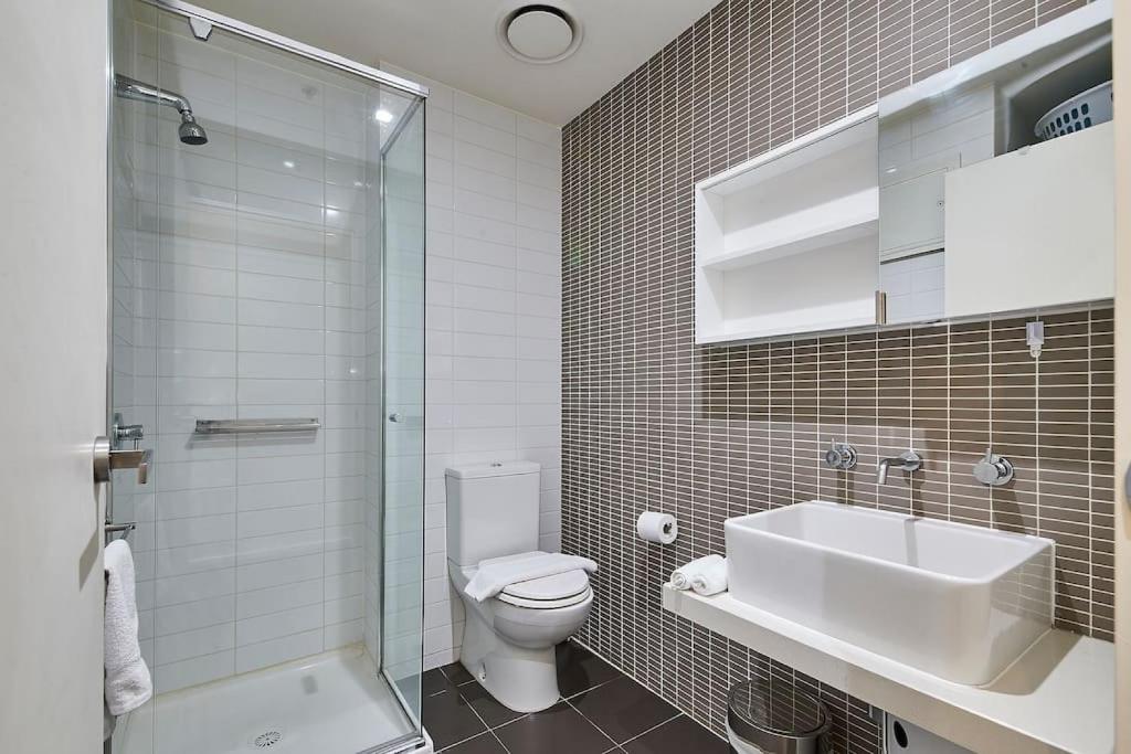 ReadySet Apartments at Kett photo