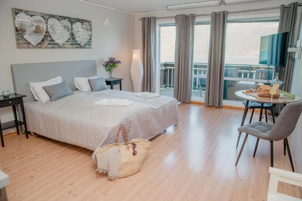 Åkrafjordtunet Apartments, hotel in Teigland