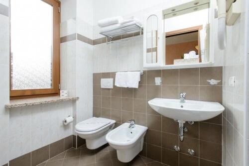 Bes Hotel Papa San Pellegrino Terme photo
