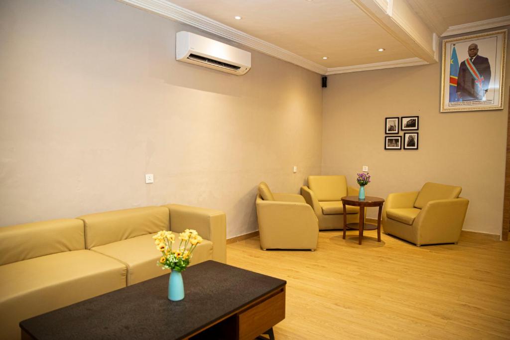 フロント・ロビー