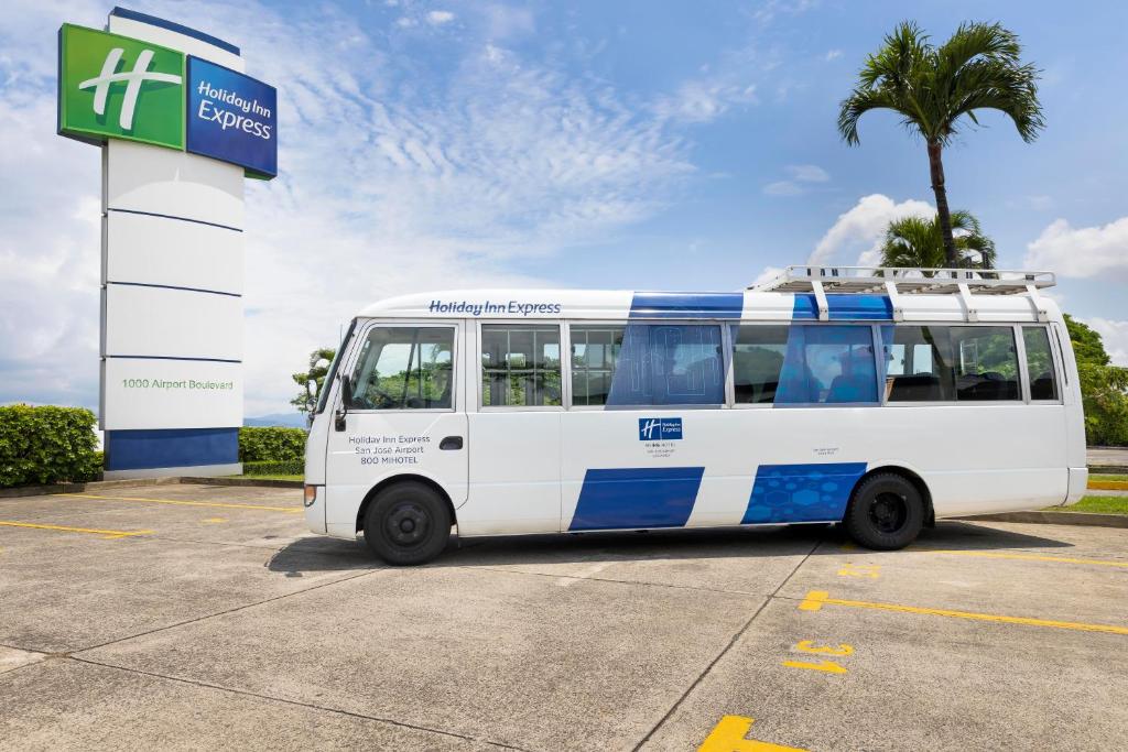 Holiday Inn Express San Jose Costa Rica Airport Hotel photo