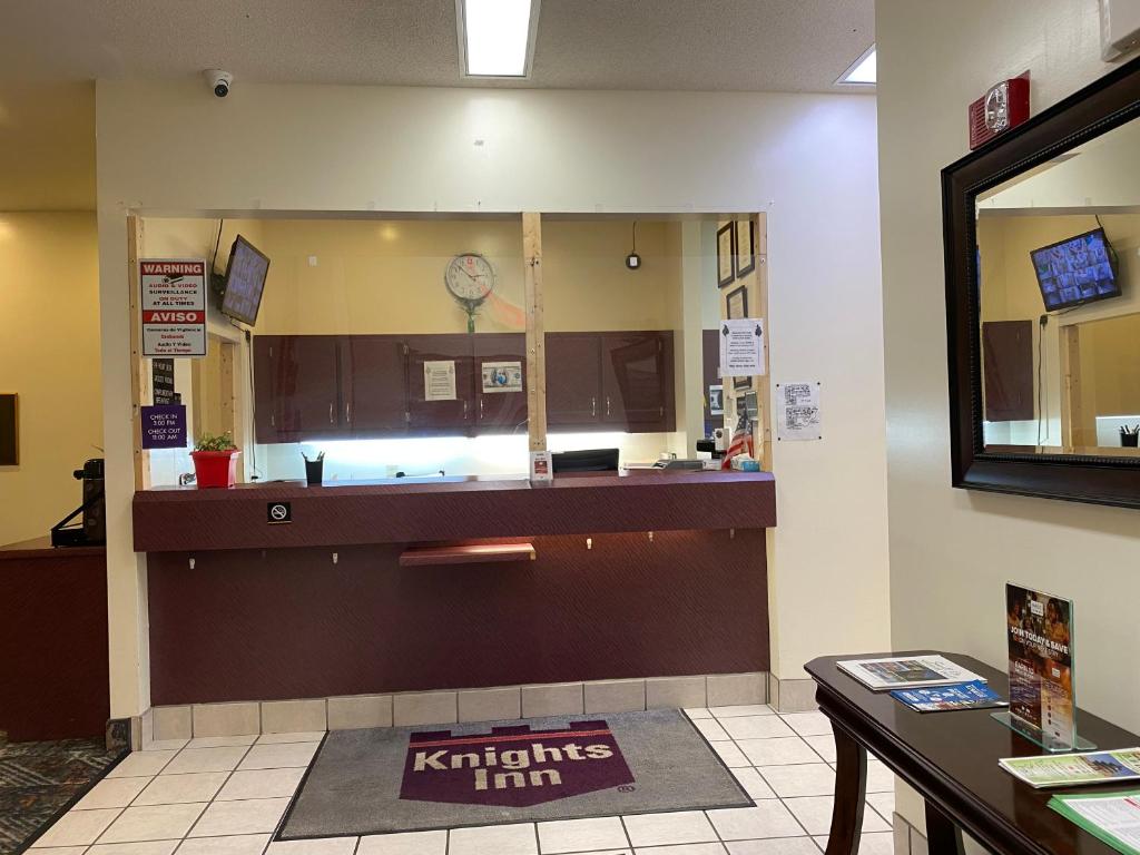 Knights Inn and Suites Dublin photo