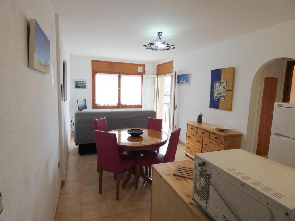 La Platja 3C Apto. con un dormitorio, 200m playa y plaza de parking - 4