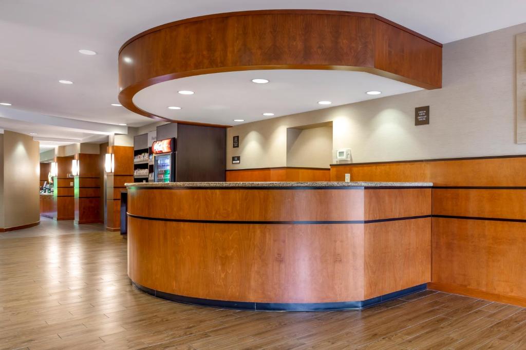 Comfort Suites North Knoxville photo
