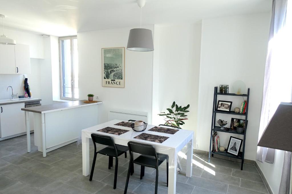 Maison Carrée/Coeur historique de Nîmes - Superbe Appt 55m² - 3