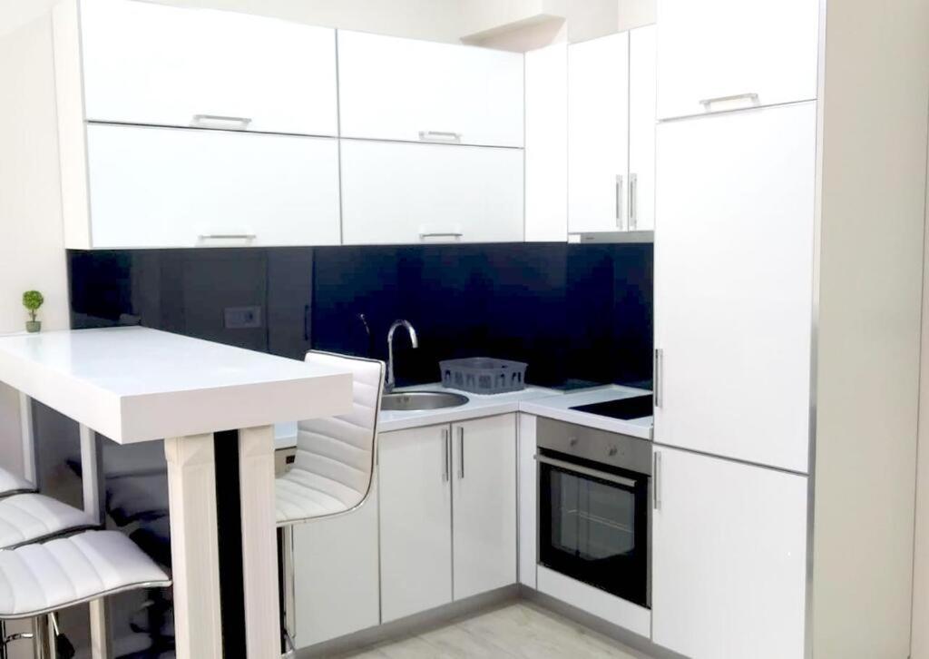 Luxury apartment in Victoria Palace Budva center - 5