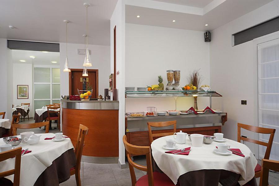 호텔 파리 호텔 상세 정보