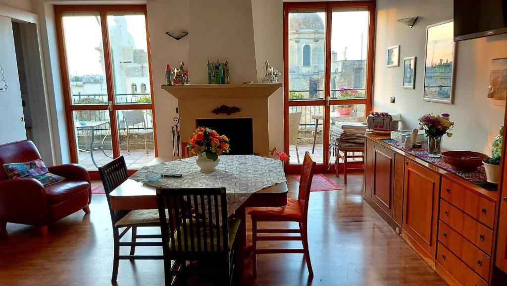 Shared lounge/TV area