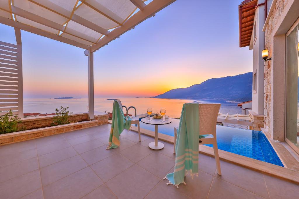 Hilaris Hotel photo