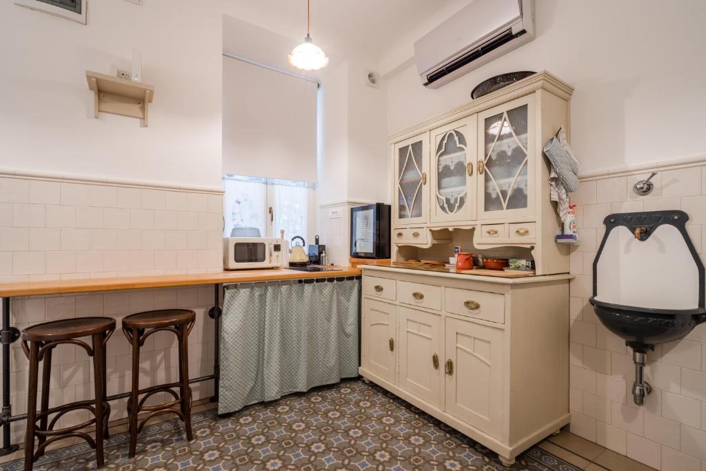 BpR Kiraly Street Nest with A C 전경