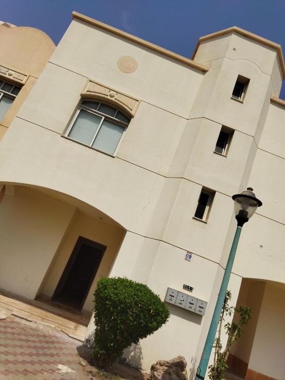 شاطي الحالمه درة العروس ذهبان photo
