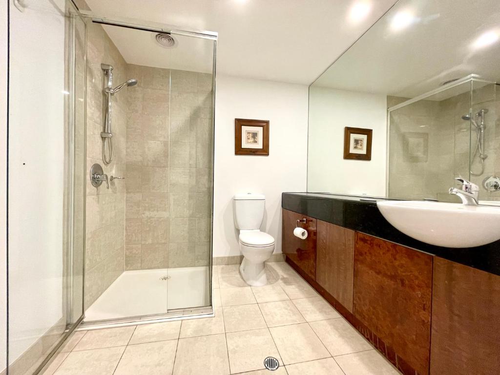 ReadySet Apartments on King photo