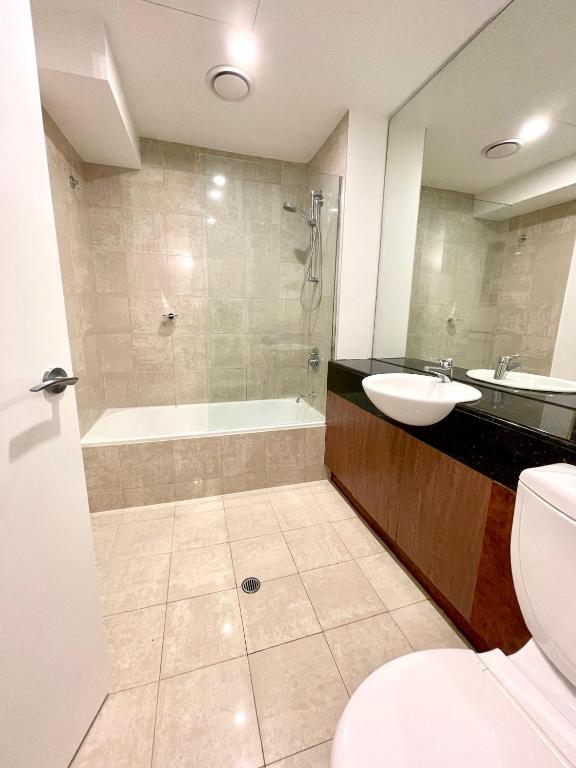 ReadySet Apartments on King photo