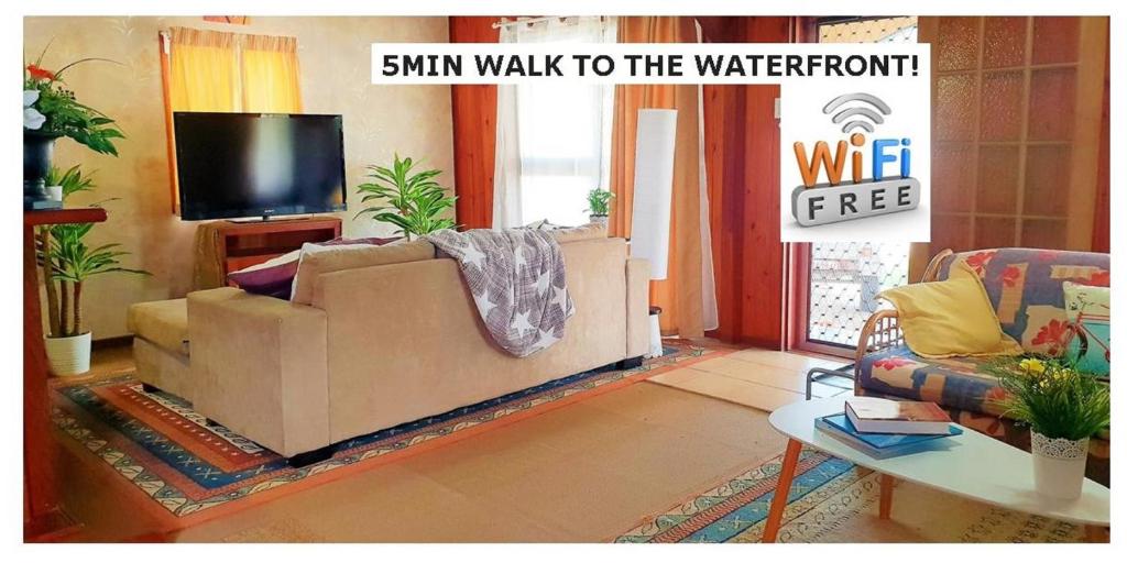 WOODY Pt - AMAZING 1970's SHARE HOUSE BY THE SEA-4 rooms available!, Woody Point