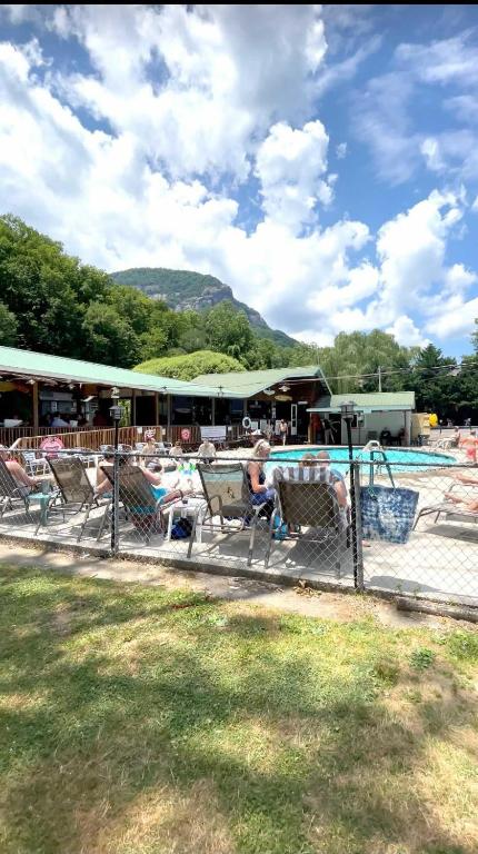 Geneva Hotel & Tiki Bar photo