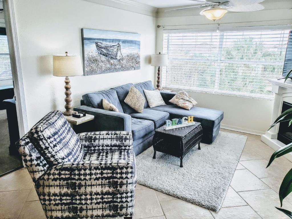 Hibiscus Oceanfront Resort