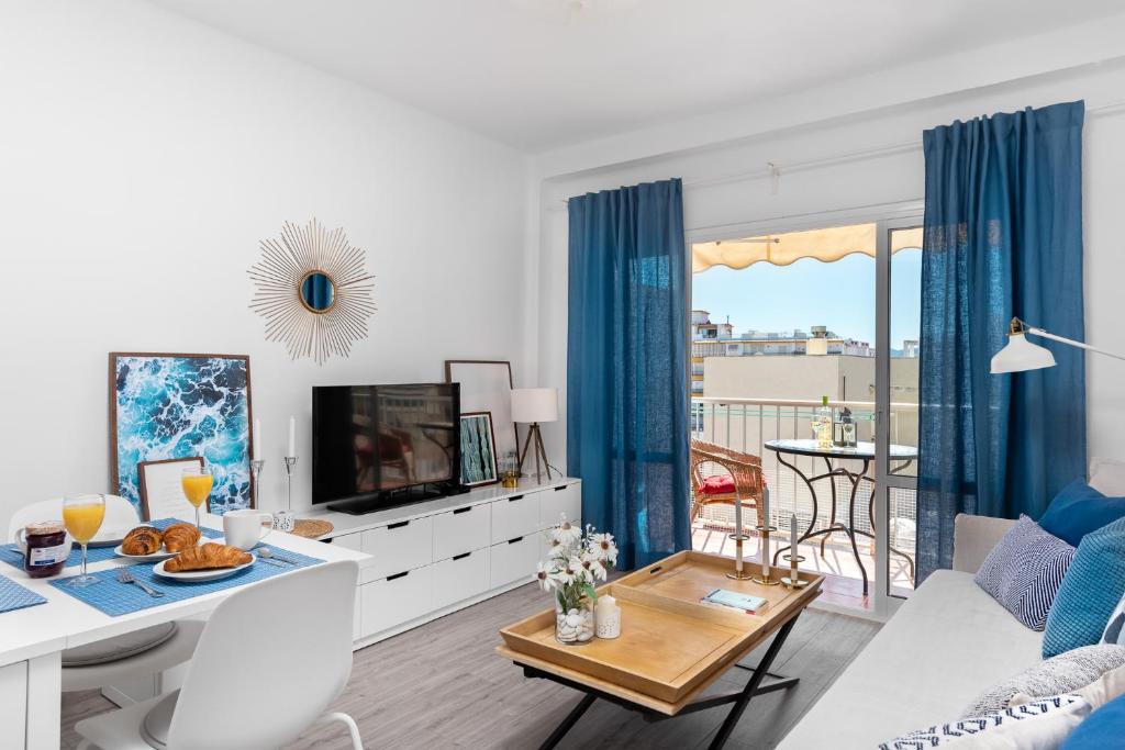 Cozy apartment next to the beach and Nerja center, Nerja