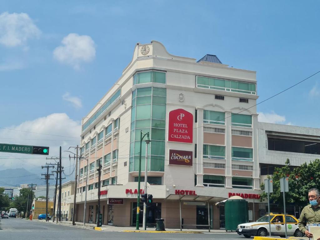 Hotel Plaza Calzada - 1