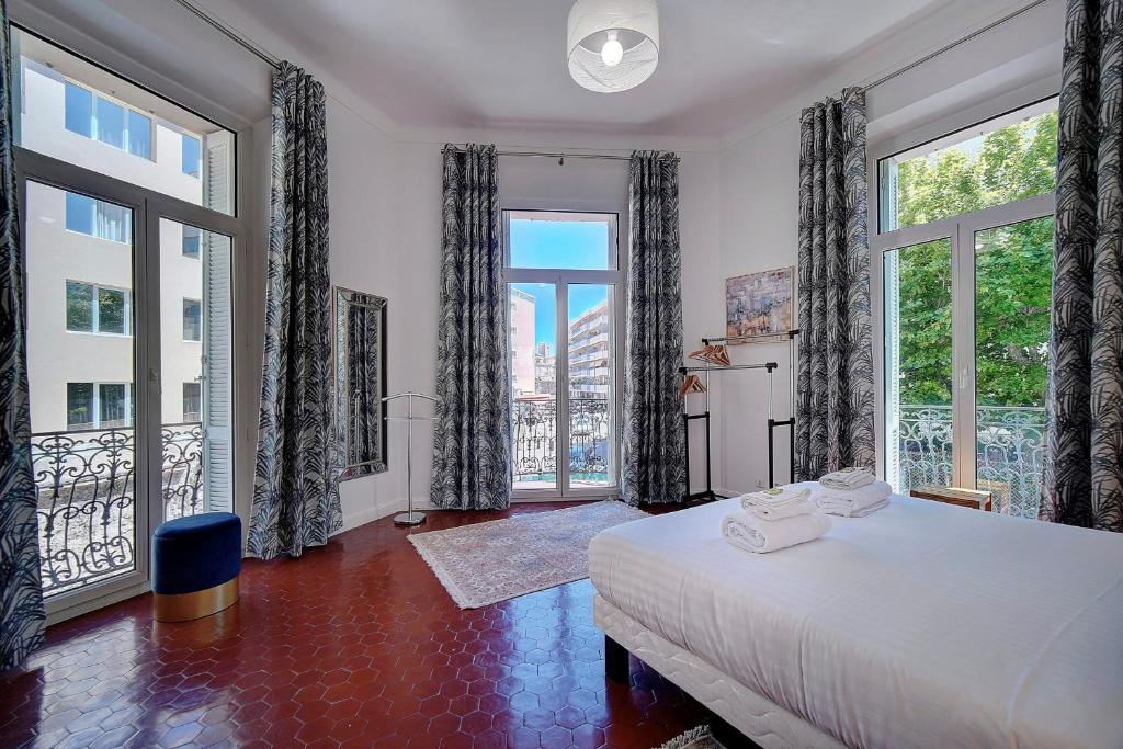 Upstays Balcony 96m2 Apartment Near Palais - 4