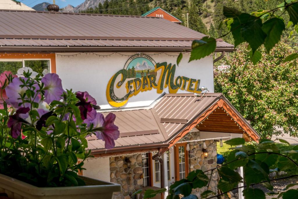 Cedar Motel, Radium Hot Springs