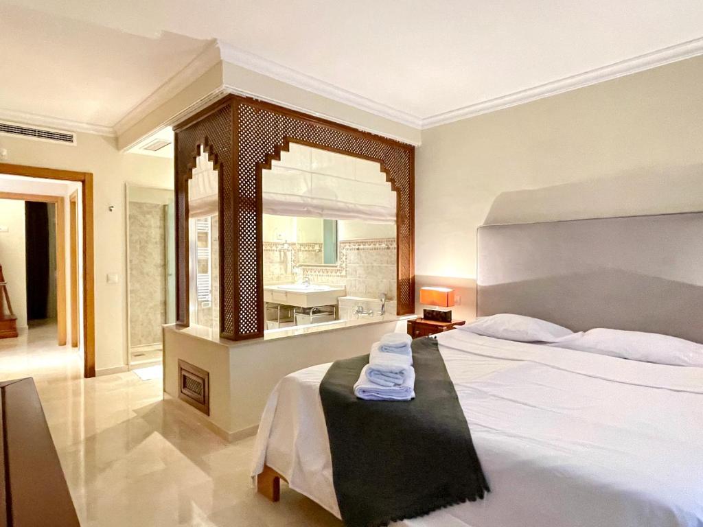 Malibu Mansion Club la Costa World with Sea View and hydromassage bath in Mijas Costa - 2