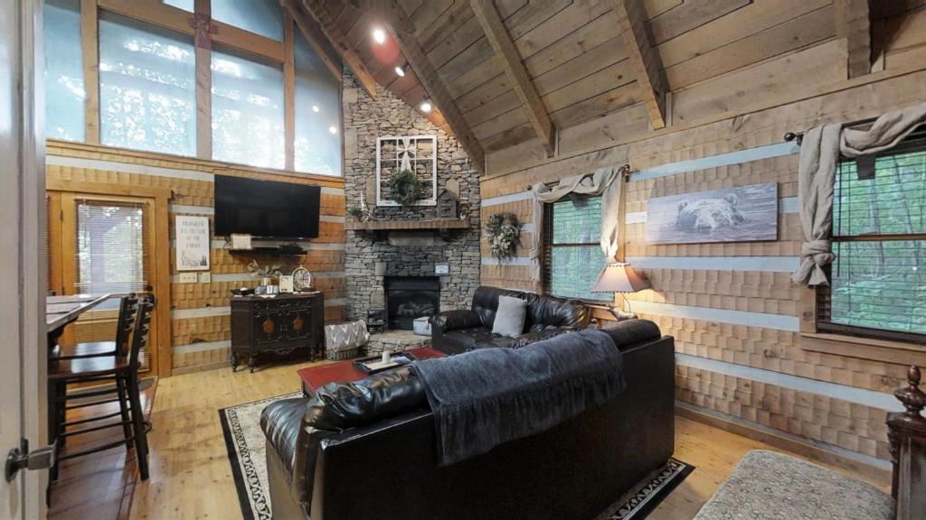 Blessed Nest Cabin, Townsend