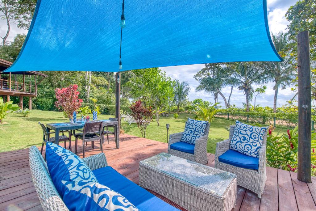 Oasis Bluff Beach photo